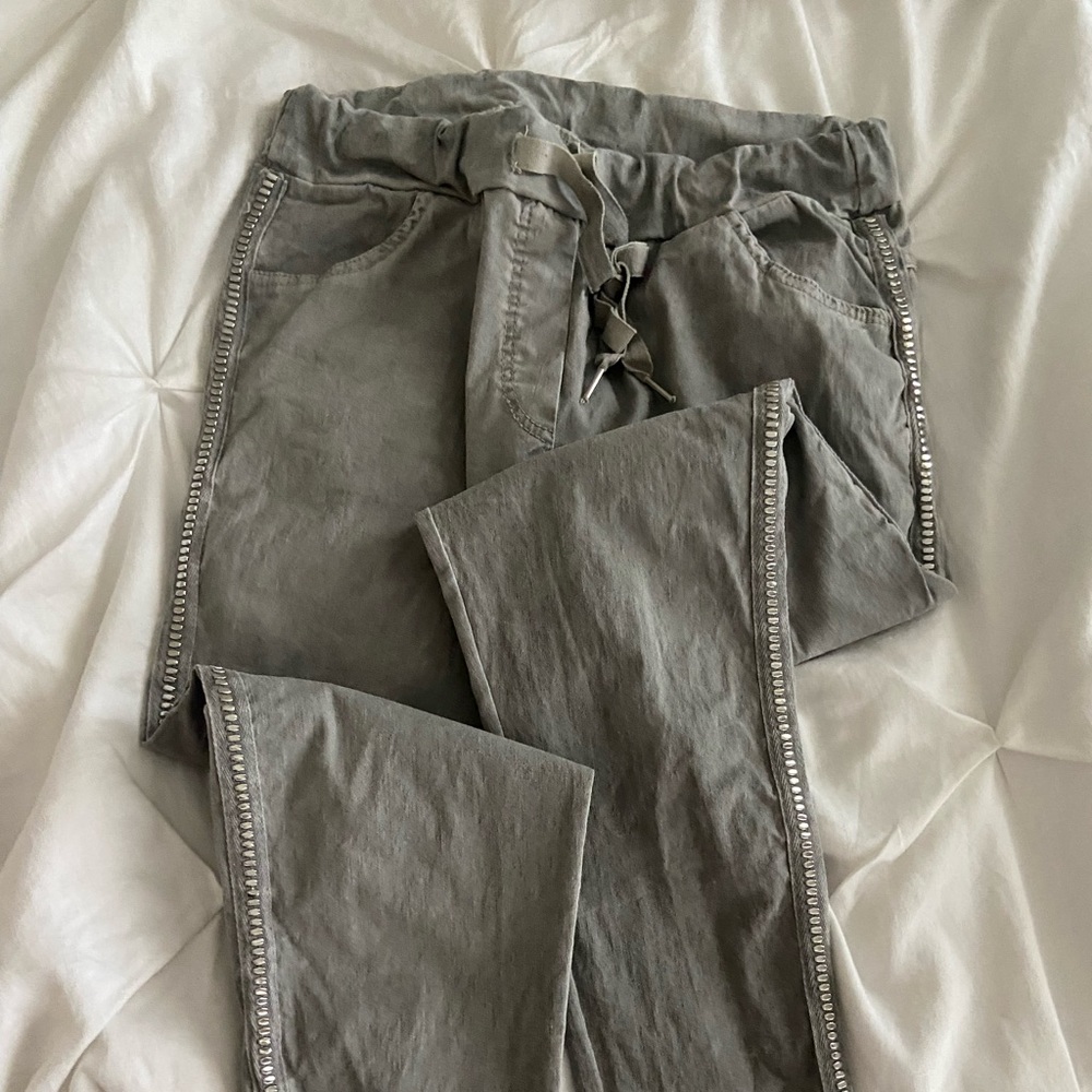 🌟🌟🌟🌟Gorgeous jogger pant 🌟🌟🌟🌟